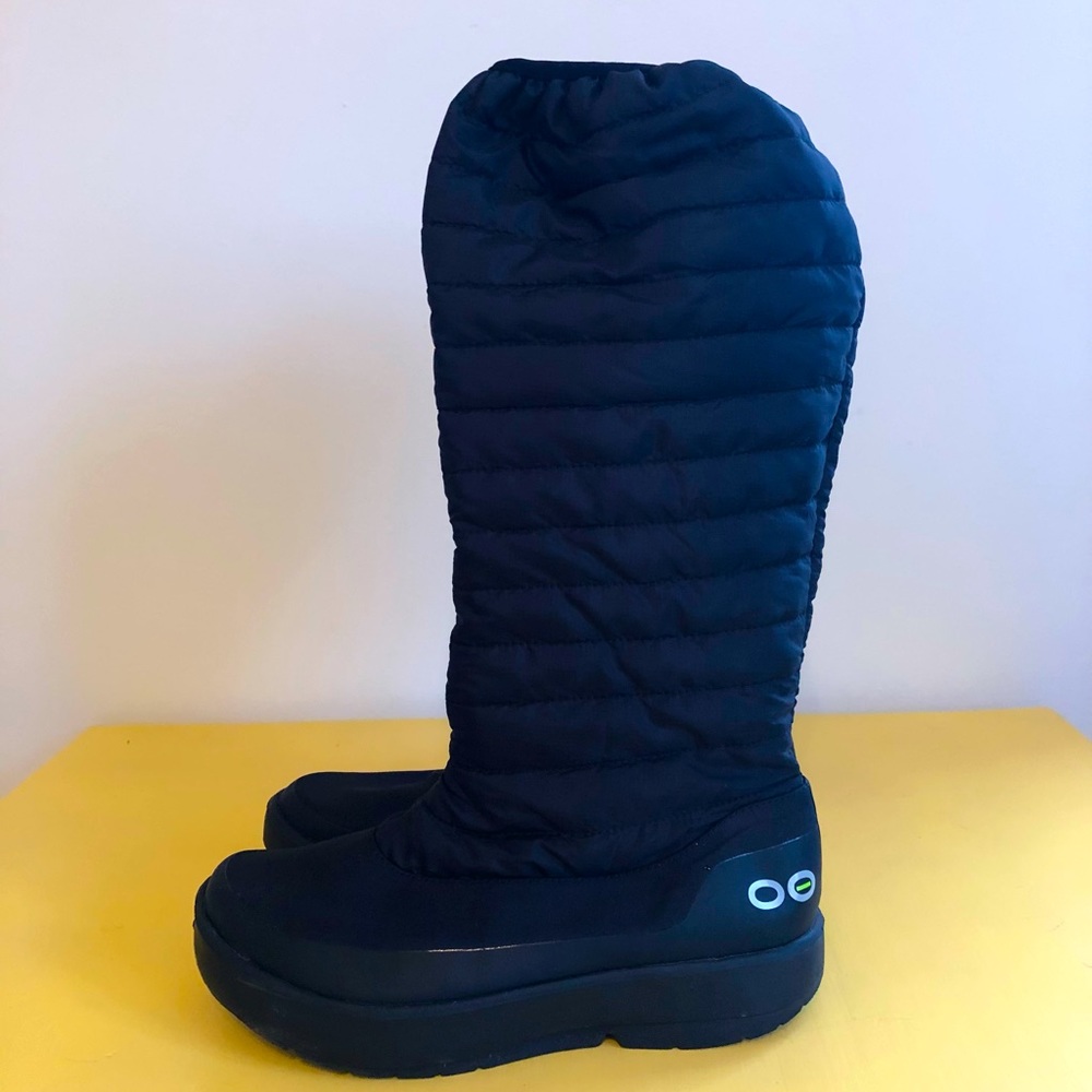OOFOS Winter Boots - Women’s Size 8